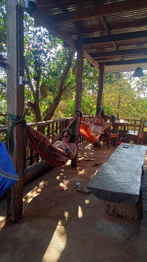 Bee Bee'S Chalets Home Stay And Trekking Banlung Екстер'єр фото