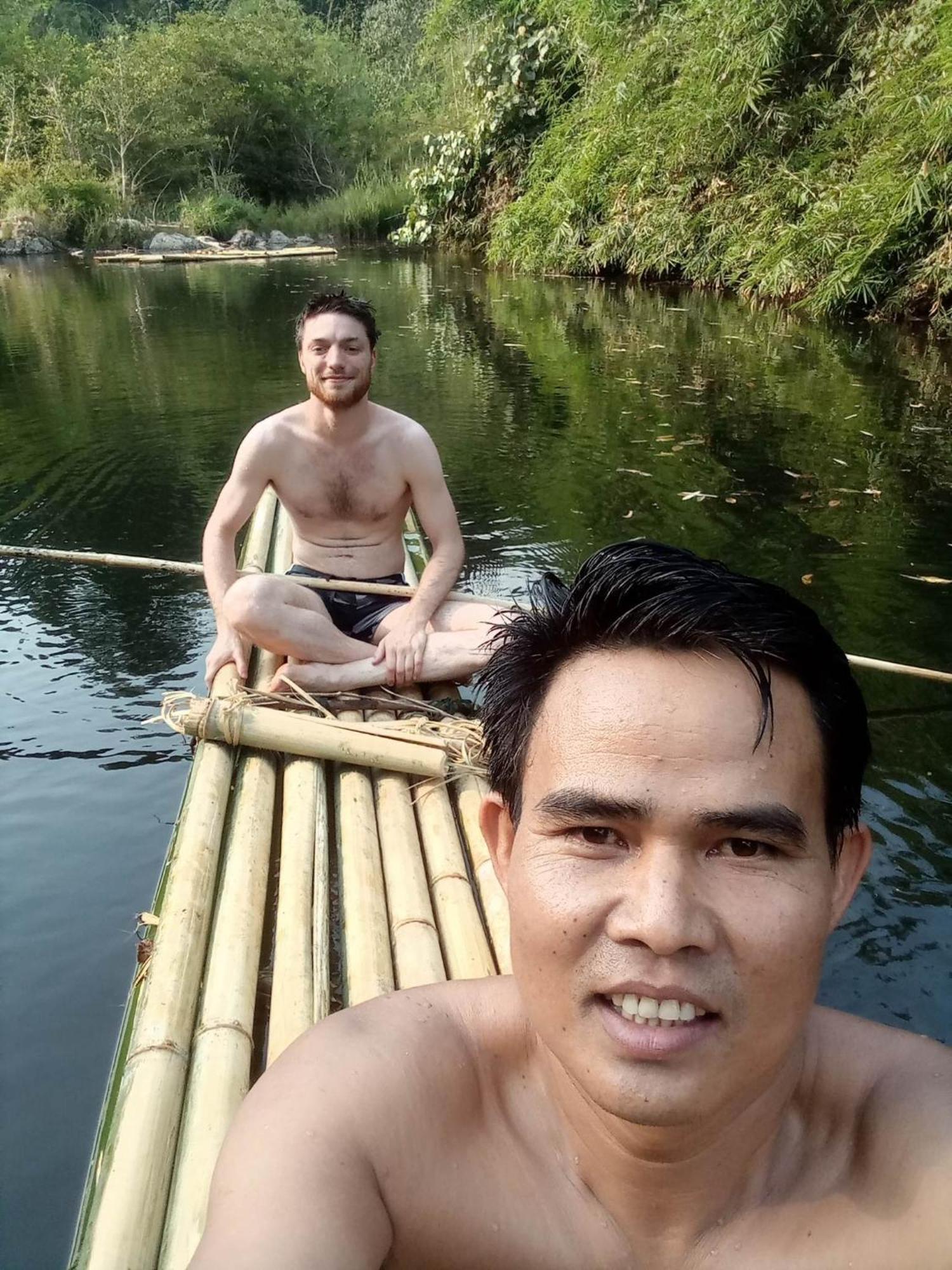 Bee Bee'S Chalets Home Stay And Trekking Banlung Екстер'єр фото