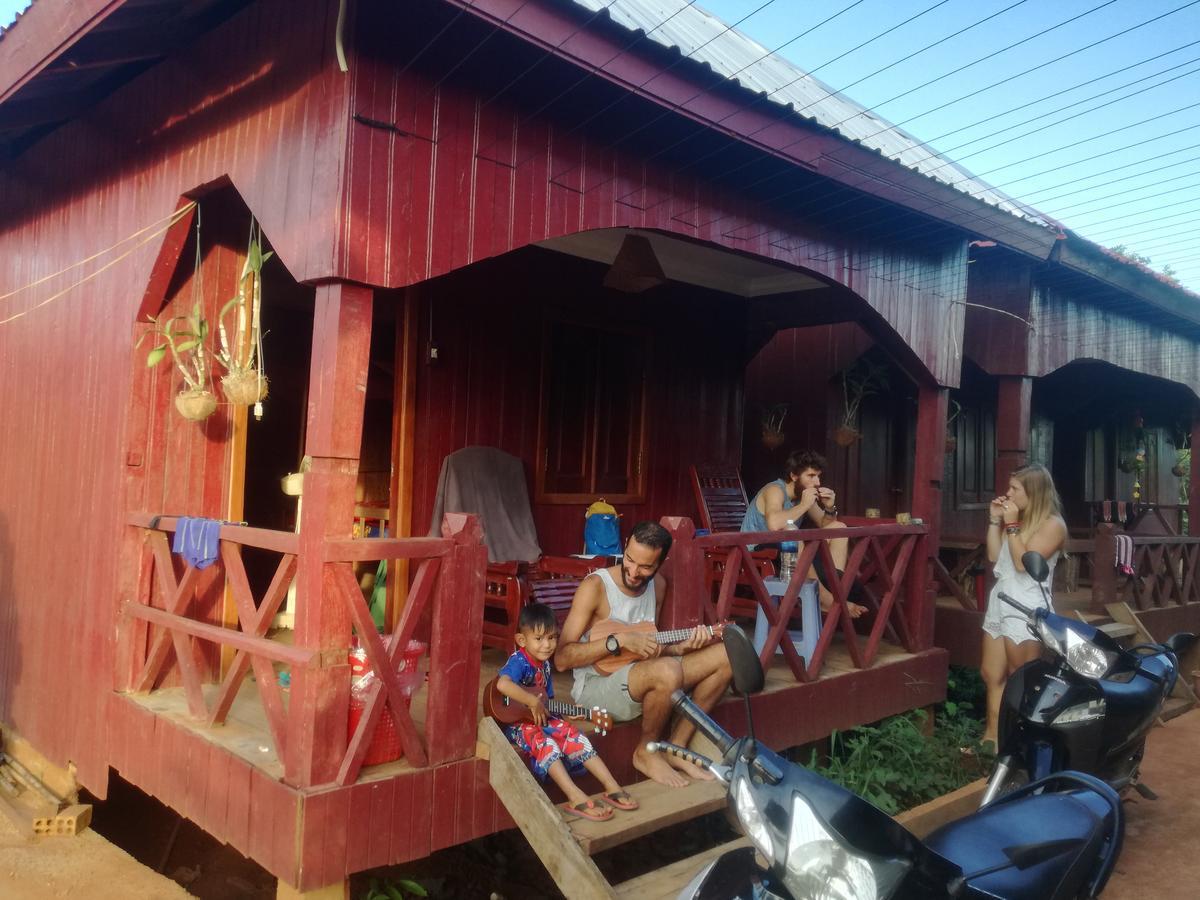 Bee Bee'S Chalets Home Stay And Trekking Banlung Екстер'єр фото