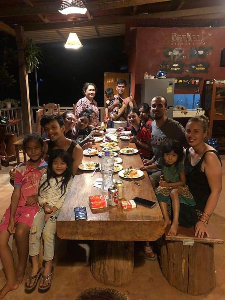 Bee Bee'S Chalets Home Stay And Trekking Banlung Екстер'єр фото