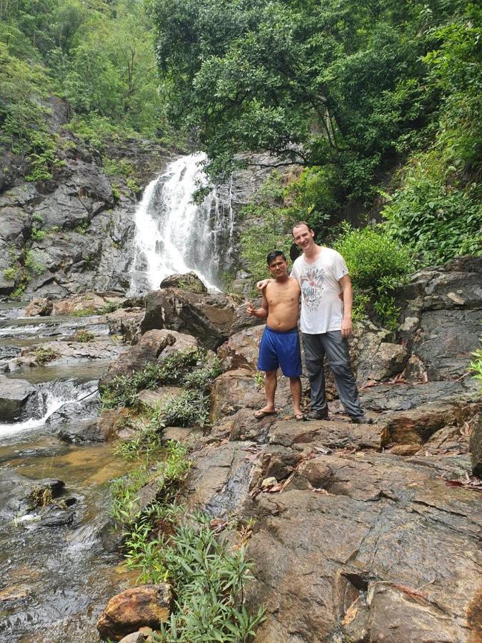 Bee Bee'S Chalets Home Stay And Trekking Banlung Екстер'єр фото